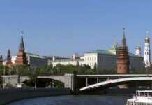 Κρεμλίνο: «Το Κίεβο πρέπει να αποσύρει τα στρατεύματα από το Ντονμπάς»