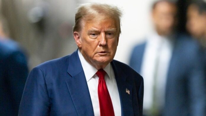 w19-71205w2594559TRUMP100